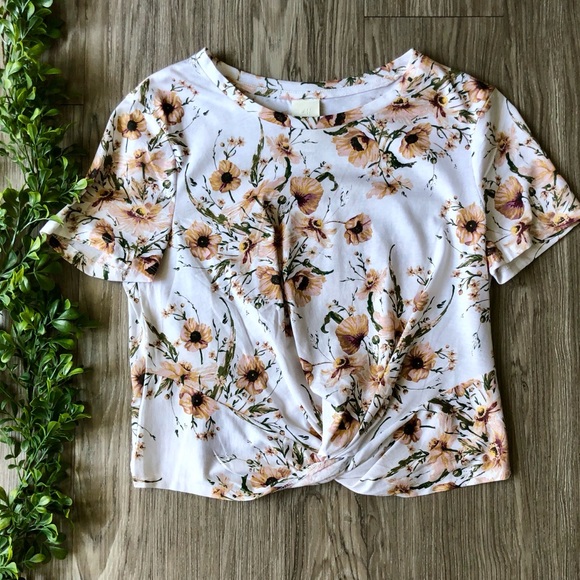 H&M Tops - H&M Floral Crop Top